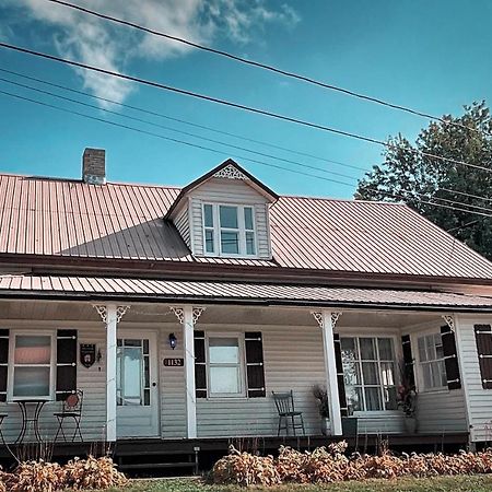Вилла Chalet Centenaire Mauricie Saint Roch de Mekinac Экстерьер фото