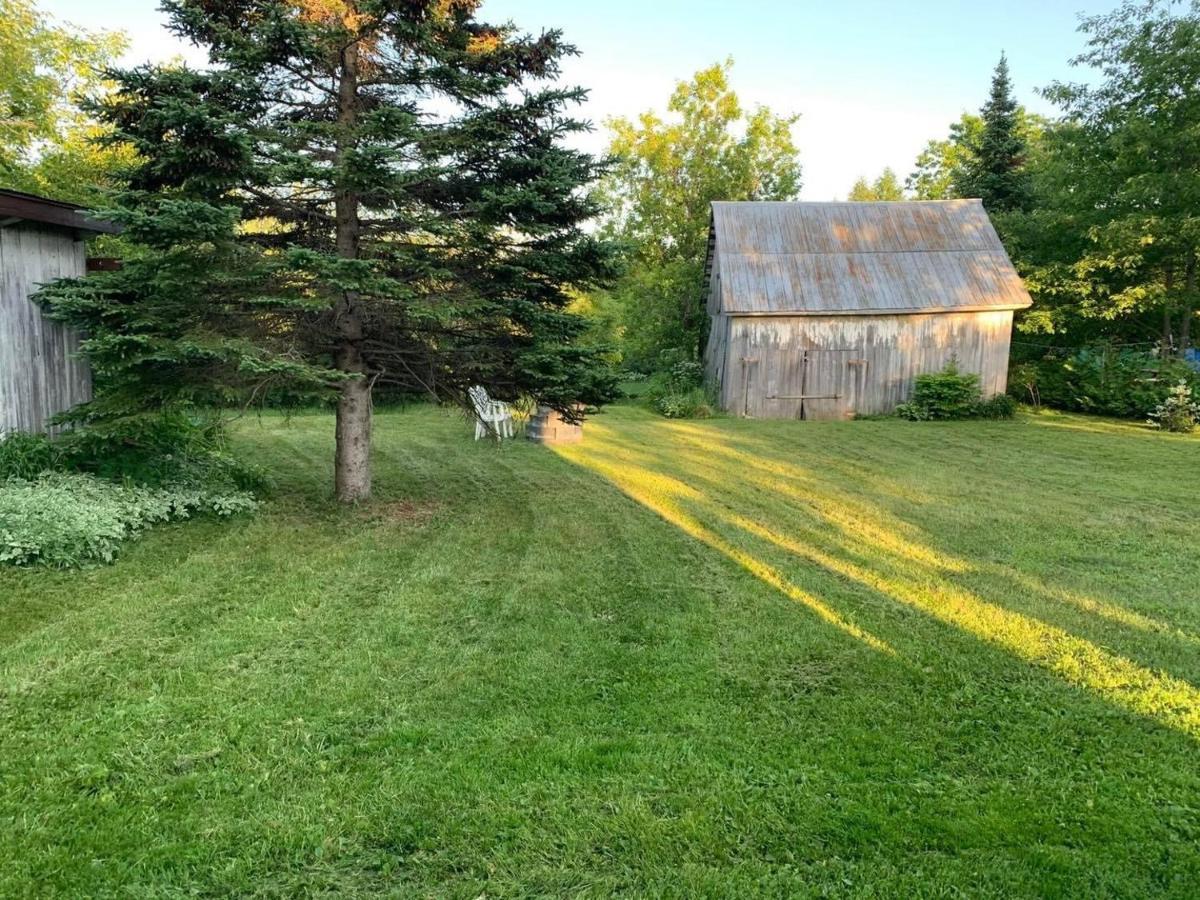 Вилла Chalet Centenaire Mauricie Saint Roch de Mekinac Экстерьер фото