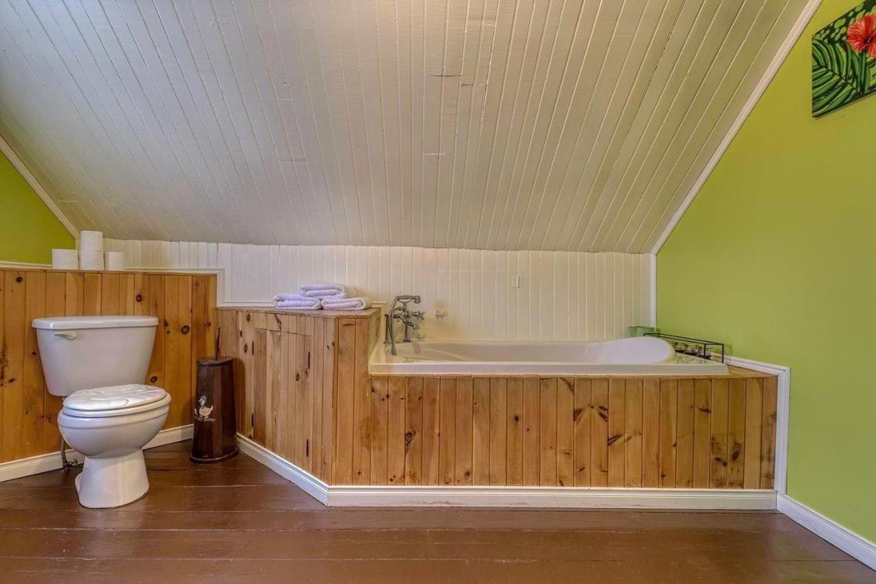 Вилла Chalet Centenaire Mauricie Saint Roch de Mekinac Экстерьер фото