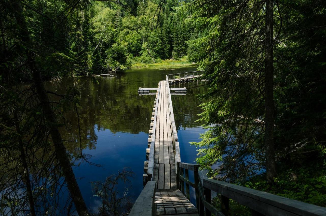 Вилла Chalet Centenaire Mauricie Saint Roch de Mekinac Экстерьер фото