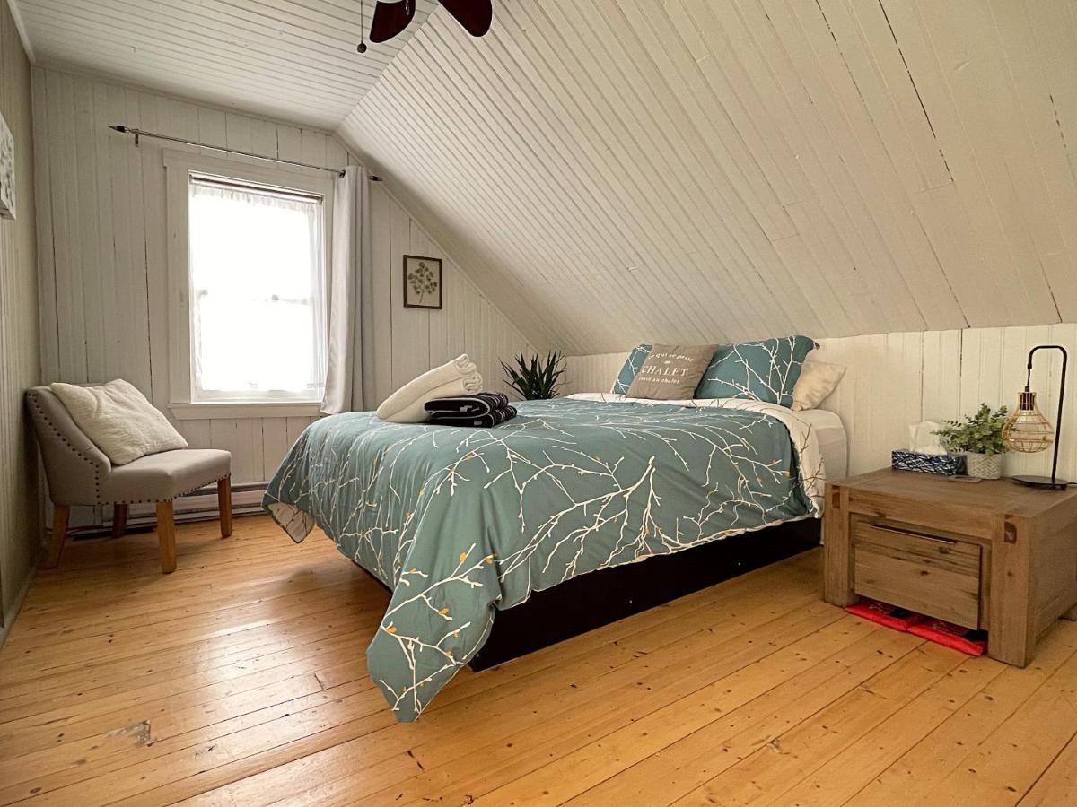 Вилла Chalet Centenaire Mauricie Saint Roch de Mekinac Экстерьер фото