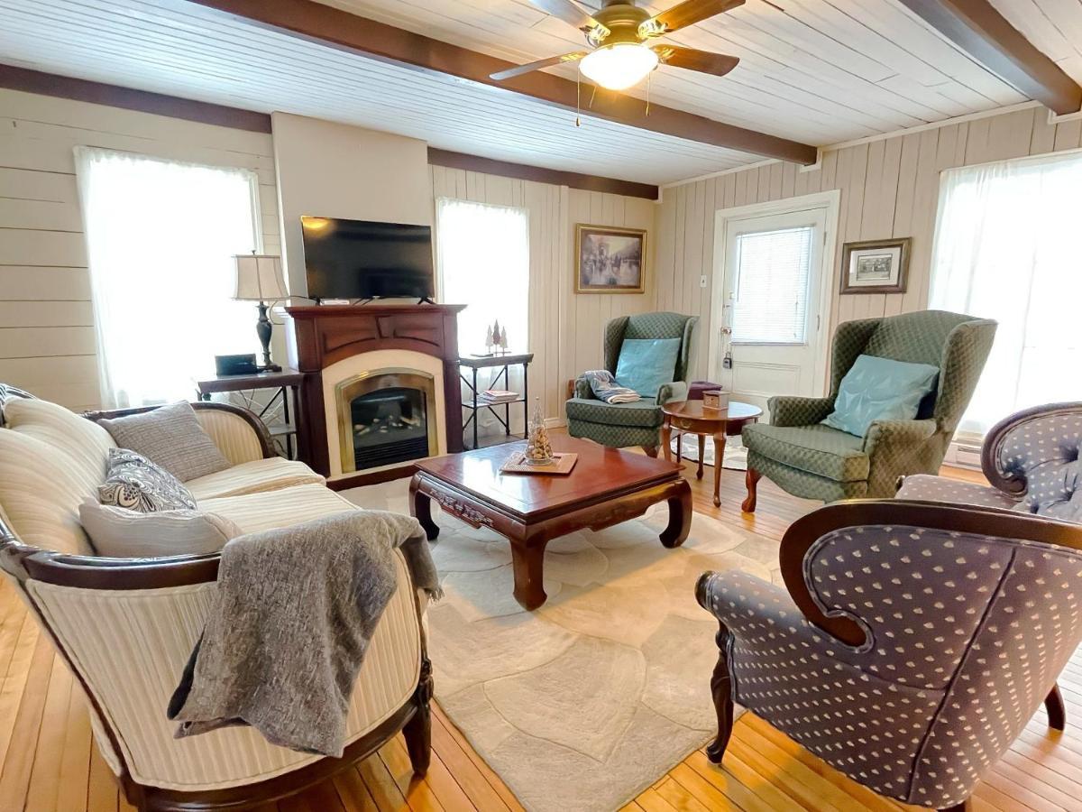 Вилла Chalet Centenaire Mauricie Saint Roch de Mekinac Экстерьер фото